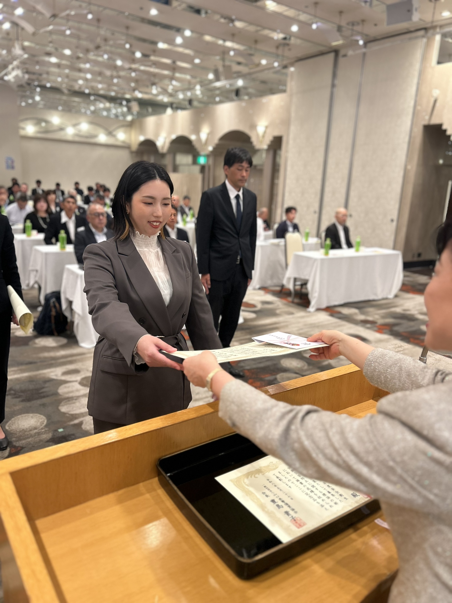 山口県警備業協会定期総会の授賞式